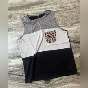 Women’s tank top size medium